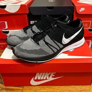 Nike Flyknit Trainer AH8396-005 Oreo 2018
